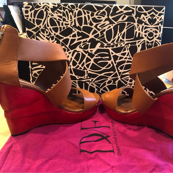 DIANE von FURSTENBERG here $165NWT from NORDSTROM $400. Wedge heels size 9.5 ❤️ - Picture 10 of 16